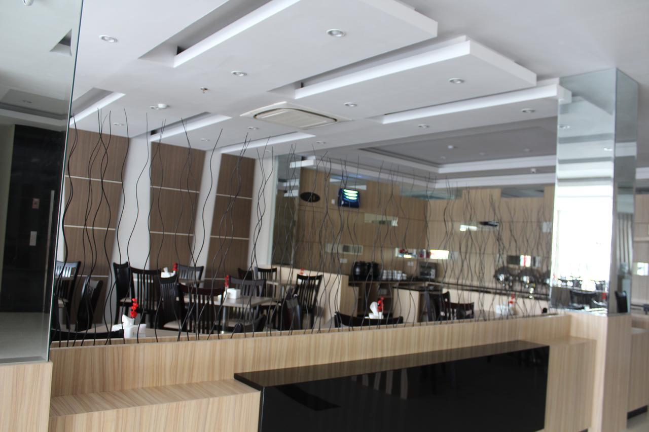 Amadeo Hotel Duri Exterior photo